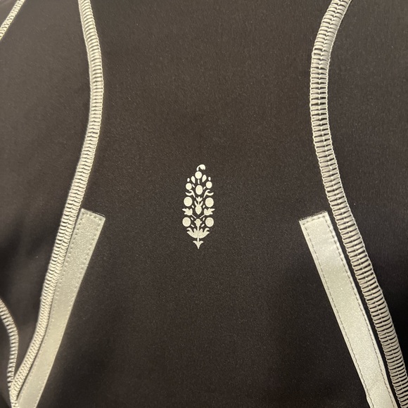 Free people movement powder vixen catsuit
Size medium - Picture 4 of 6